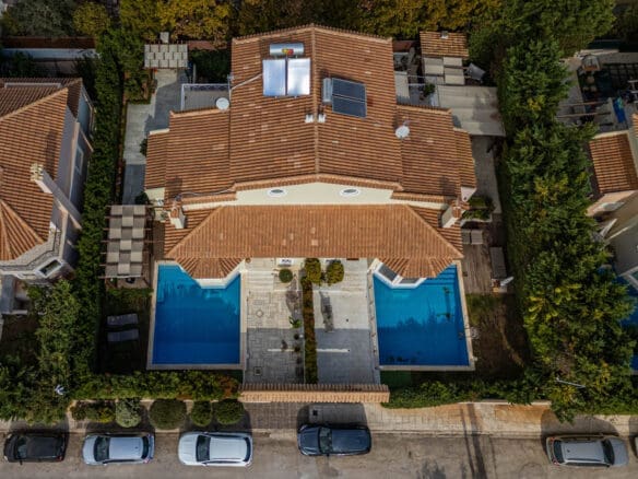 Semi-Detached Villa With Pool & Elegant Interiors in Vari