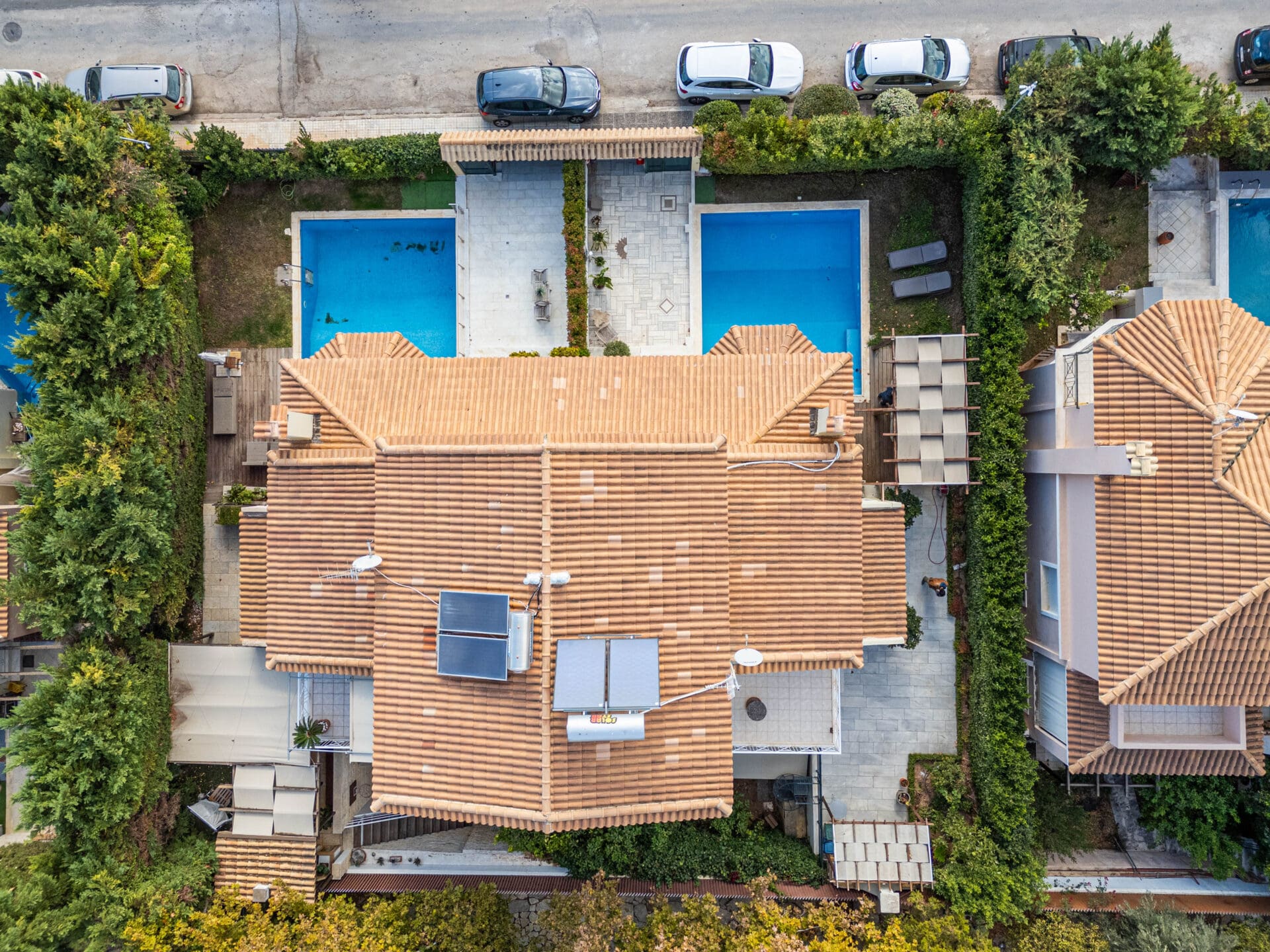 Semi-Detached Villa With Pool & Elegant Interiors in Vari