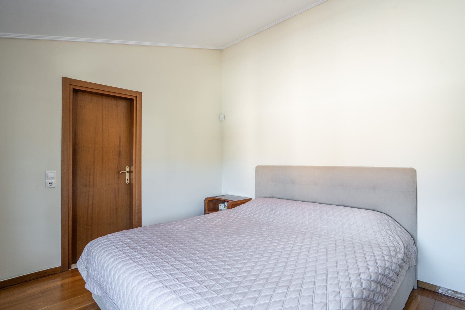 Semi-Detached Villa With Pool & Elegant Interiors in Vari