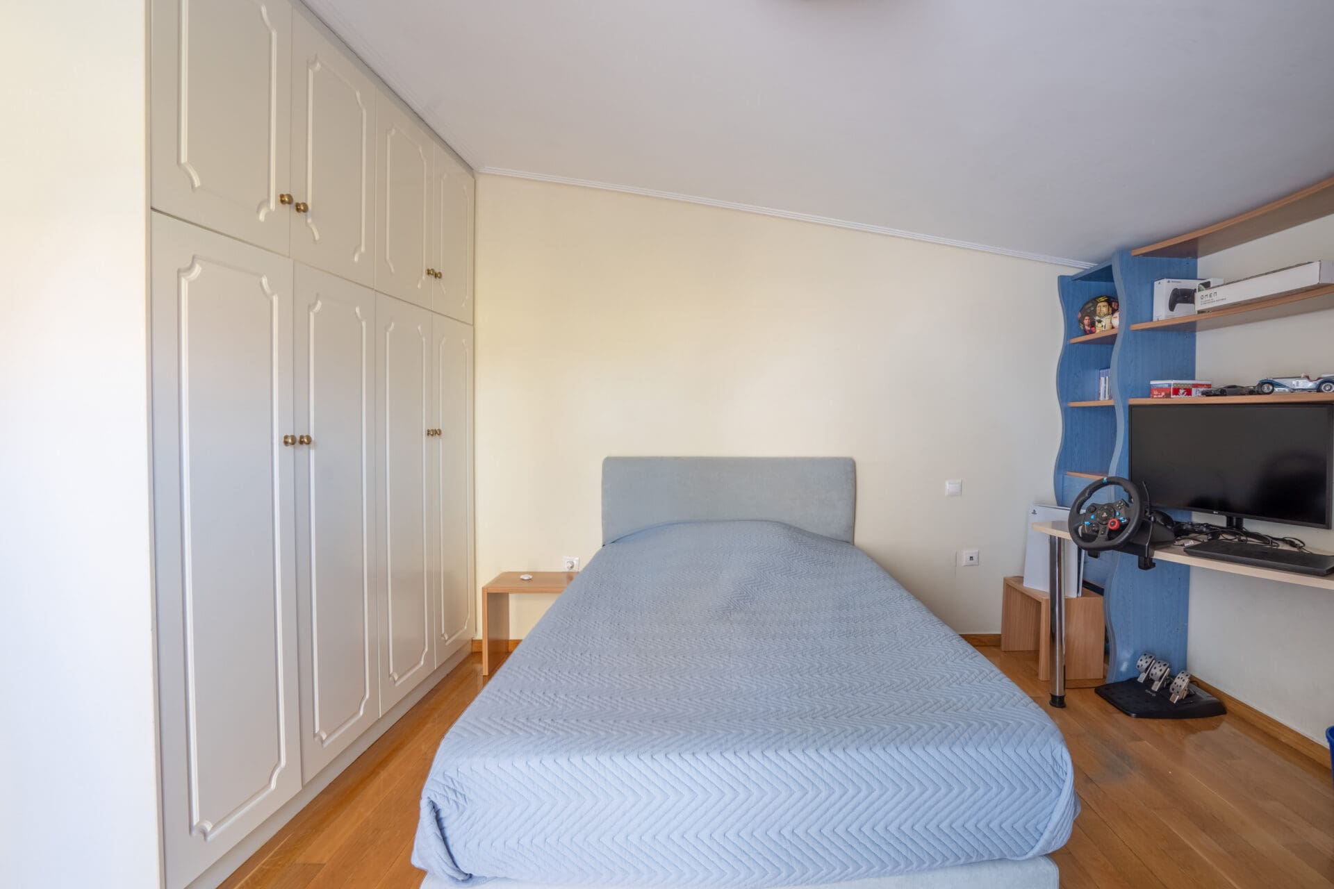 Semi-Detached Villa With Pool & Elegant Interiors in Vari