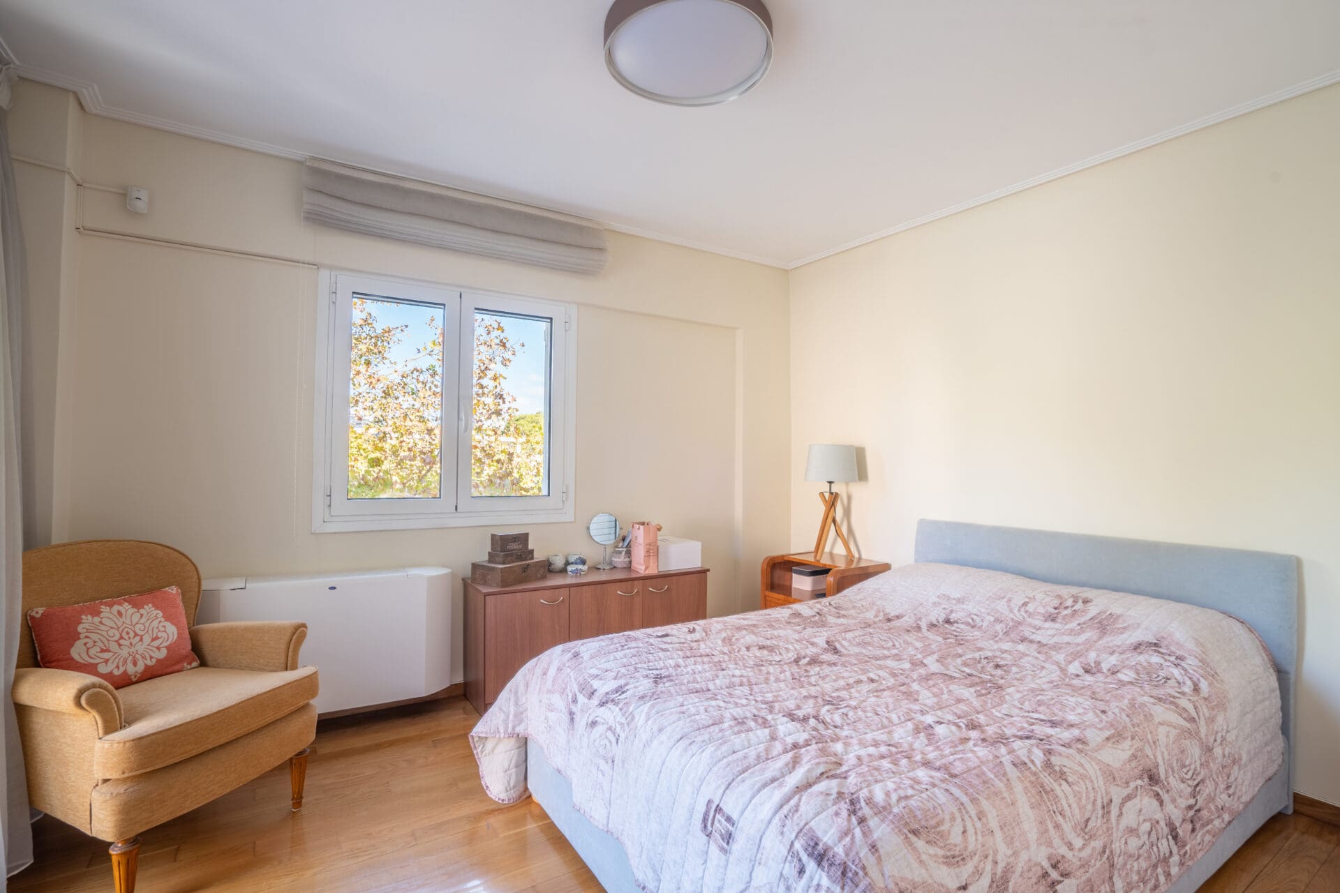 Semi-Detached Villa With Pool & Elegant Interiors in Vari