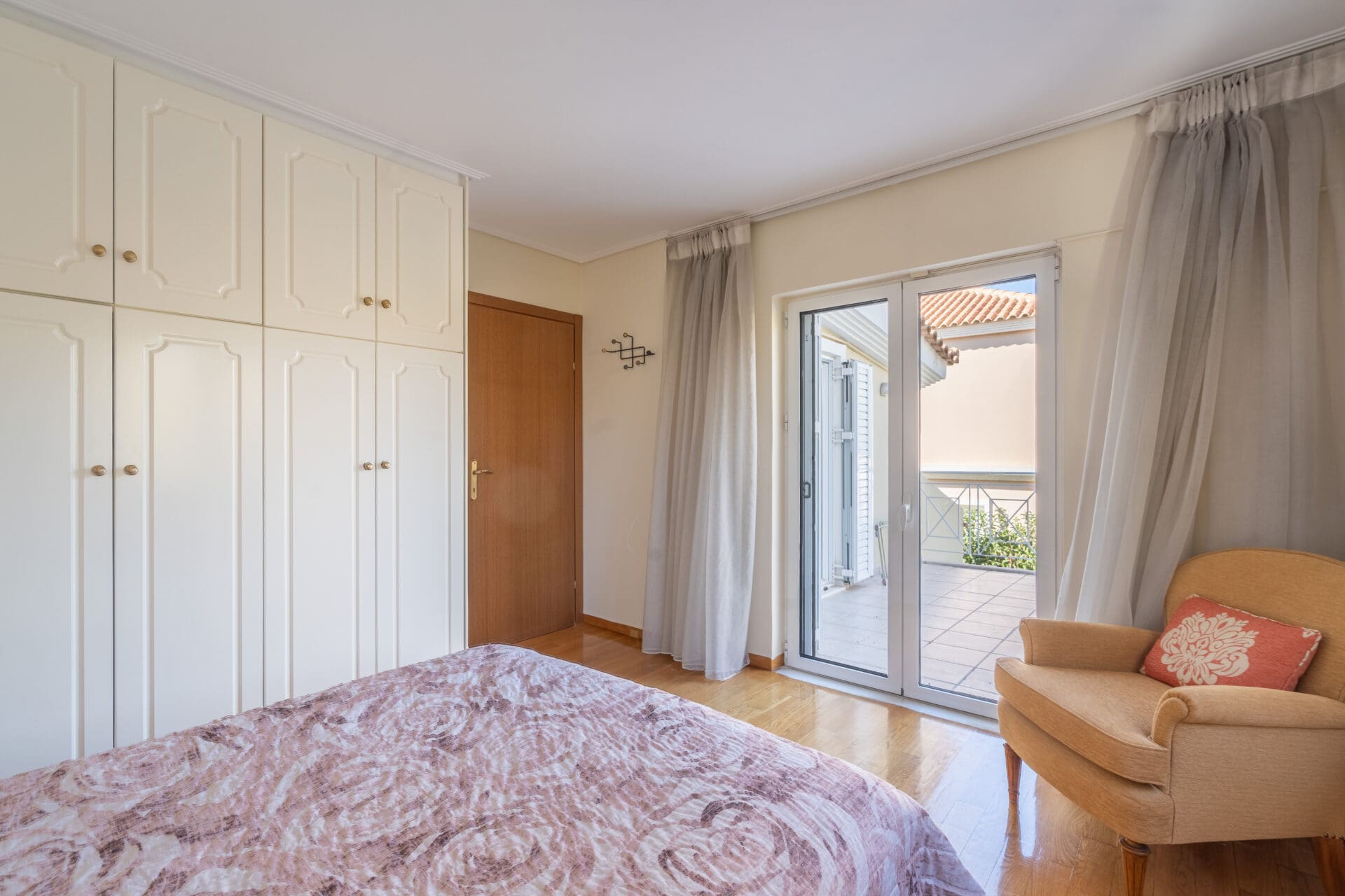 Semi-Detached Villa With Pool & Elegant Interiors in Vari