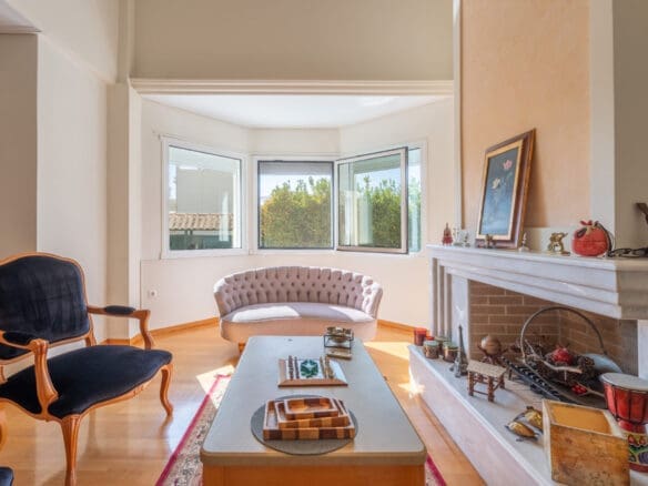 Semi-Detached Villa With Pool & Elegant Interiors in Vari