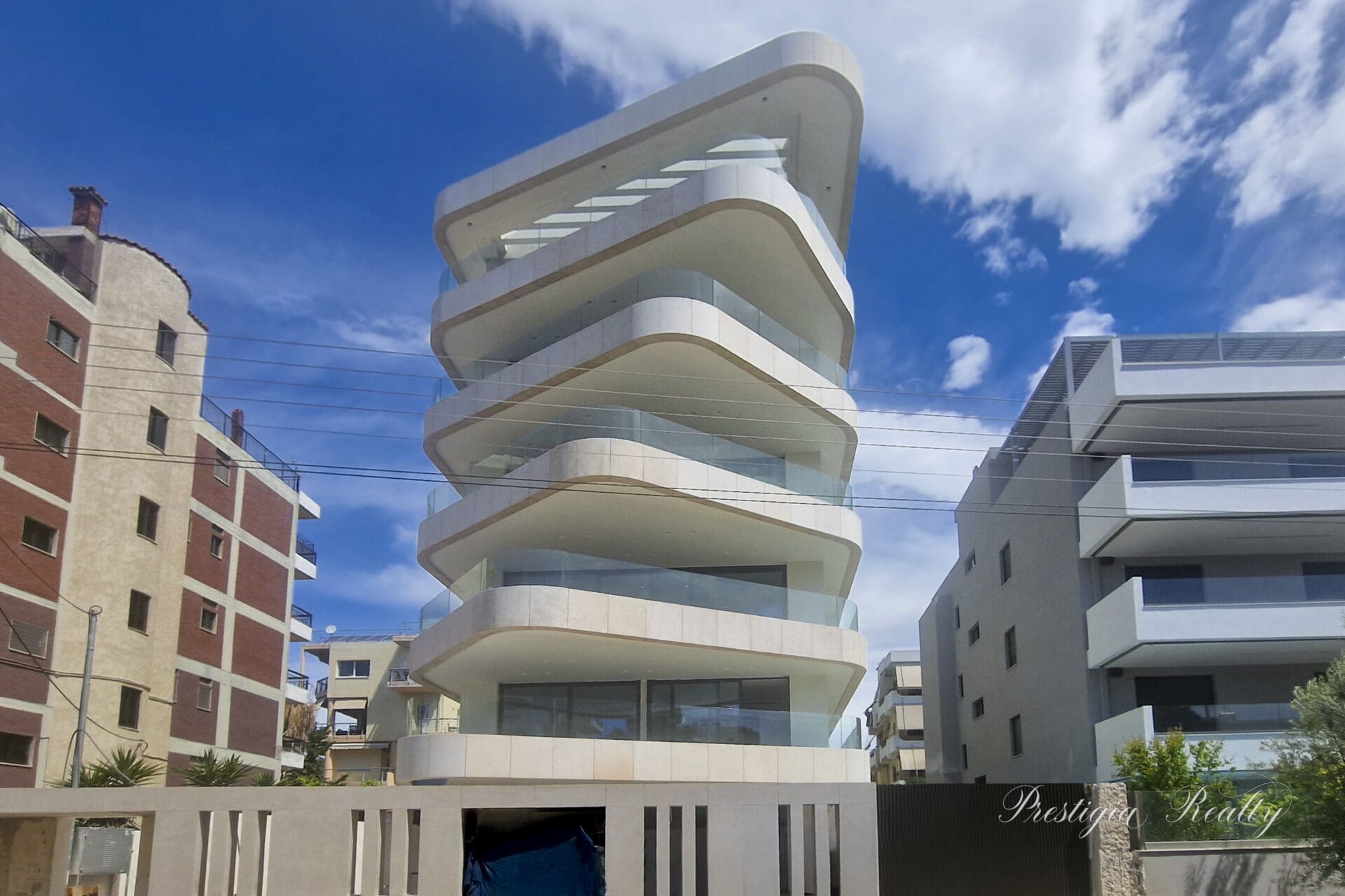 Luxury penthouse maisonette in Glyfada Golf featuring rooftop pool, panoramic sea and skyline views, and modern architecture in an elite Athenian neighborhood