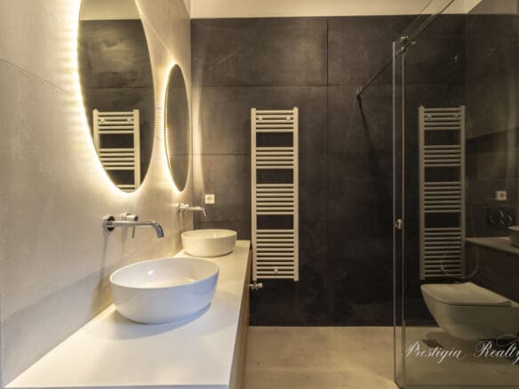 Stylish elevated Ground-Floor Apartment in Voula – Sunlit Spaces & Partial Sea Views | 111 sq.m.