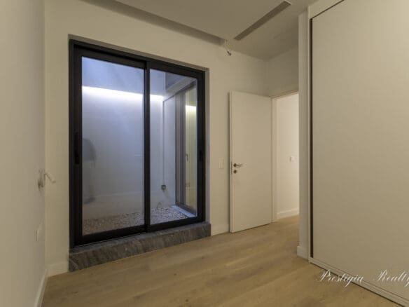 Amazing Maisonette 117 sq.m. for Sale in Voula with pool view
