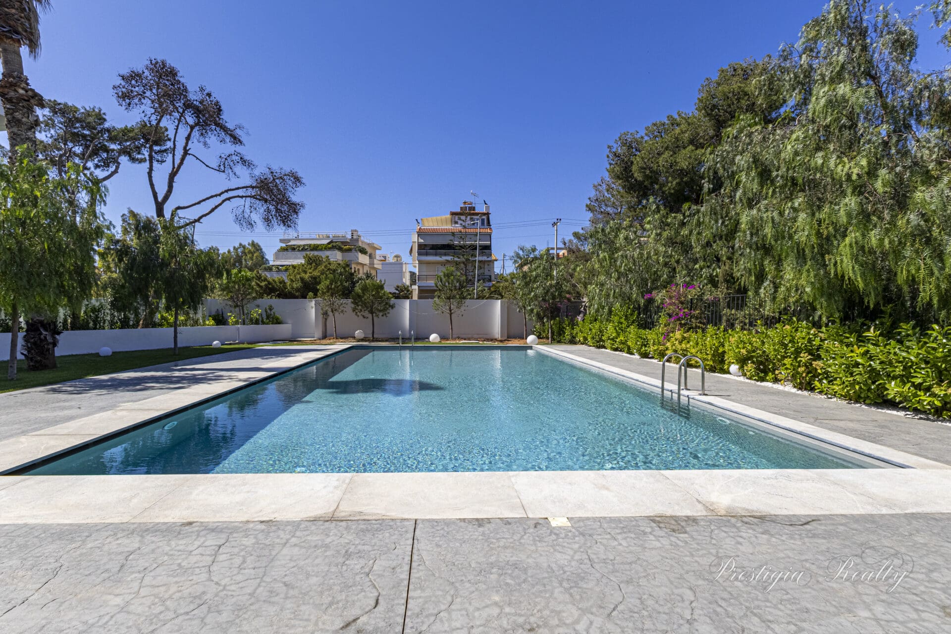 Amazing Maisonette 117 sq.m. for Sale in Voula with pool view