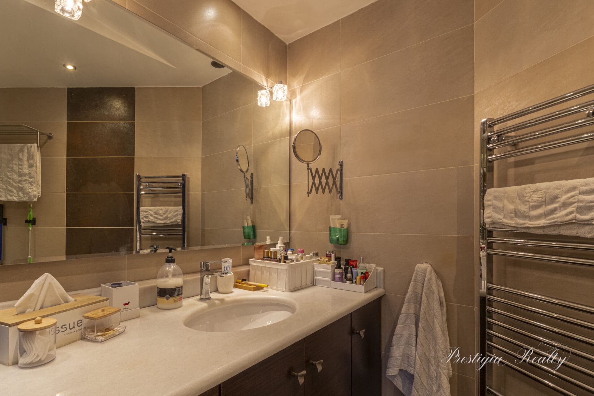 Stylish 3-Level Maisonette in Glyfada - Modern Elegance steps from the Hellenikon Park