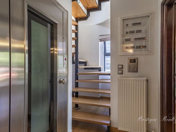 Stylish 3-Level Maisonette in Glyfada - Modern Elegance steps from the Hellenikon Park