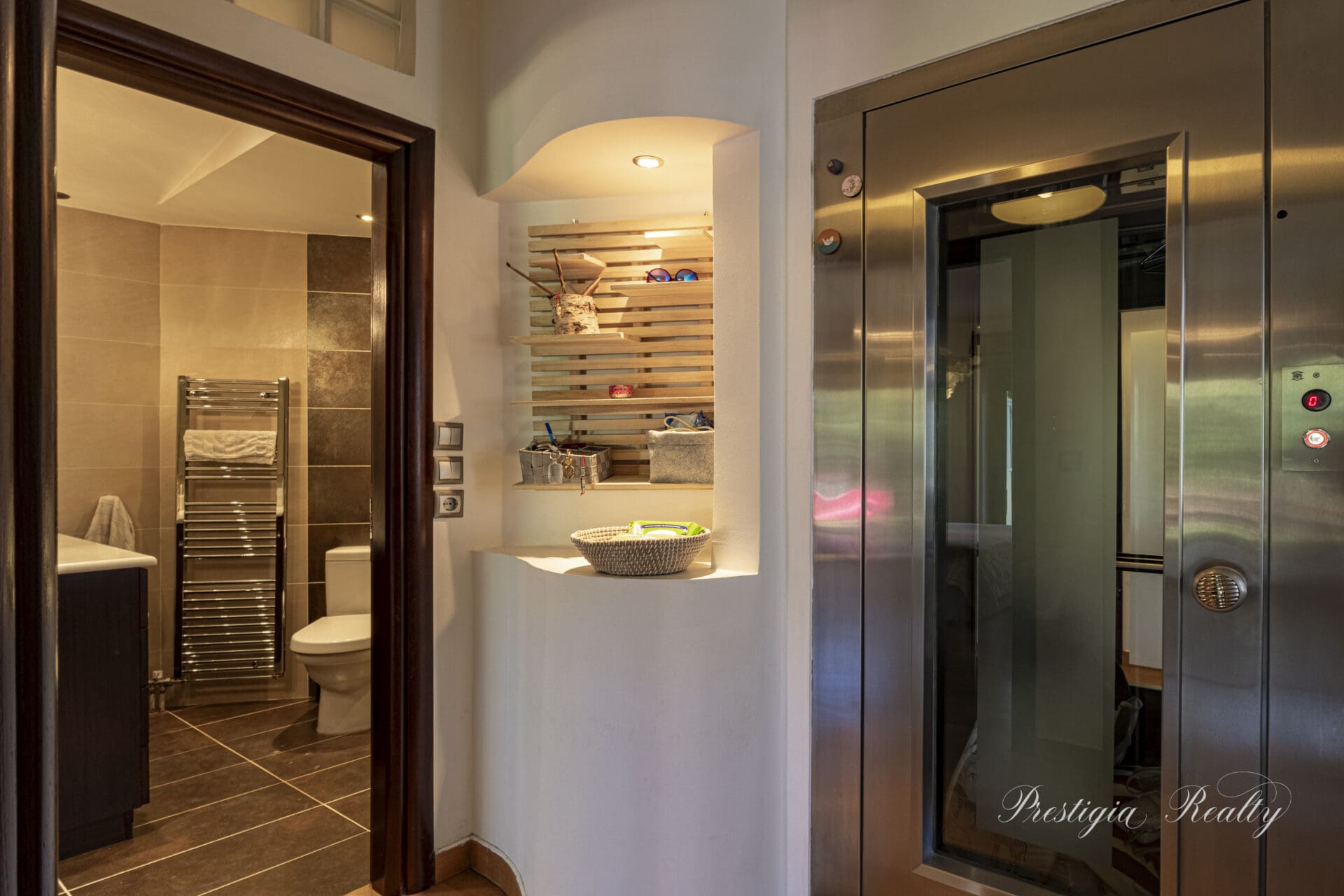 Stylish 3-Level Maisonette in Glyfada - Modern Elegance steps from the Hellenikon Park