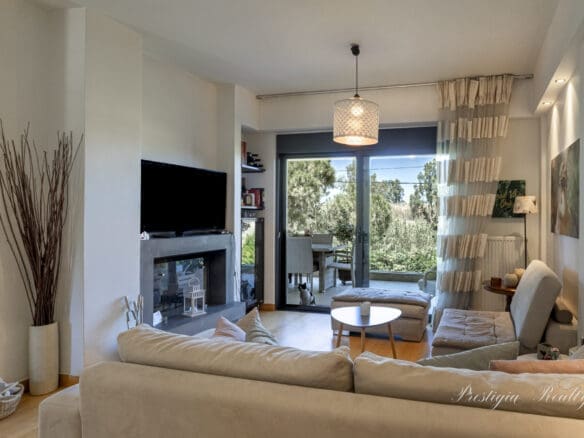 Stylish 3-Level Maisonette in Glyfada - Modern Elegance steps from the Hellenikon Park