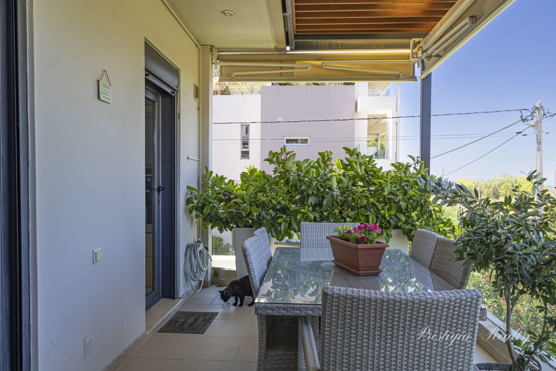 Stylish 3-Level Maisonette in Glyfada - Modern Elegance steps from the Hellenikon Park