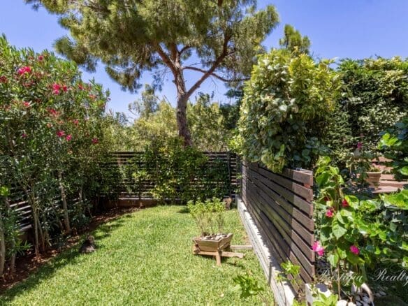 Stylish 3-Level Maisonette in Glyfada - Modern Elegance steps from the Hellenikon Park