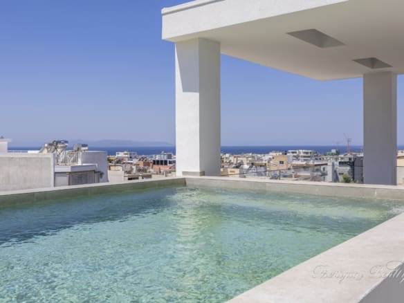 Sea & Sky – Elegant Penthouse with Rooftop Pool in Ano Glyfada